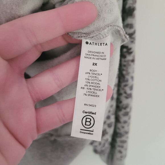 Athleta Balance Printed Sweatshirt in Grey Size 2X - Picture 3 of 9